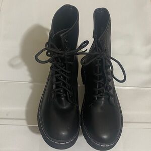 NWOB CATHERINE MALANDRINO Helli Lace-up Combat Ankle Boots Women's Size 6.5